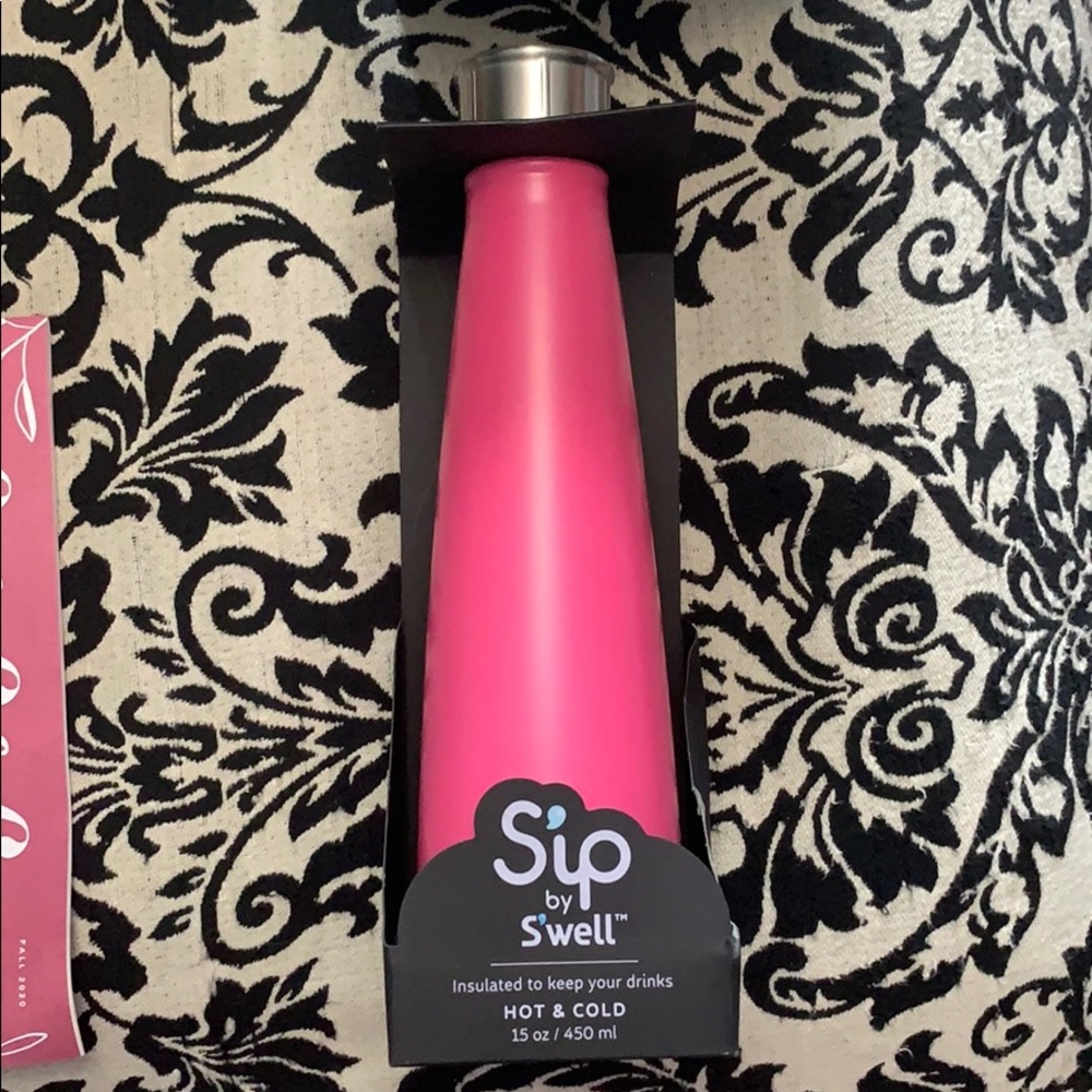 Sip by S’well bottle〰️🌫